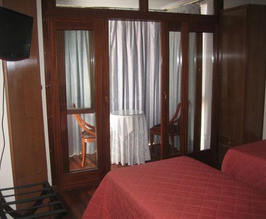 Hostal Sancho Garcia Espinosa de los Monteros Pokoj fotografie